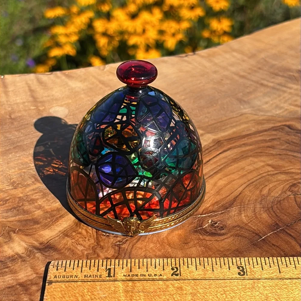 Rochard Limoges Porcelain Nativity Dome Limoges Box